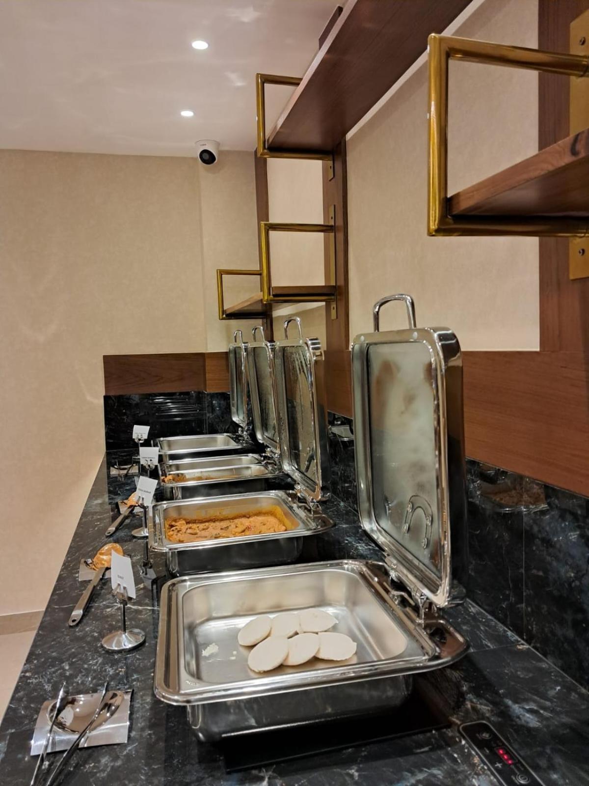 Kowju Airport Hotel Calicut Kondotty Eksteriør billede
